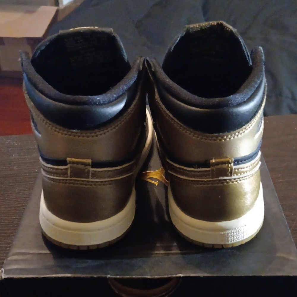 Jordan 1 Retro High OG (TD) "Black Metallic Gold" Childrens 9c NWBOX - Picture 5 of 8
